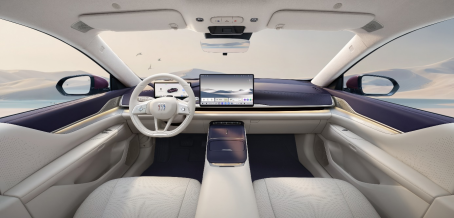 至境L7采用纯净浮岛美学内饰设计